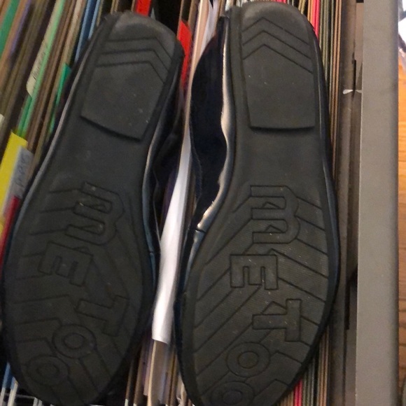 Ladies Flats - Picture 2 of 3